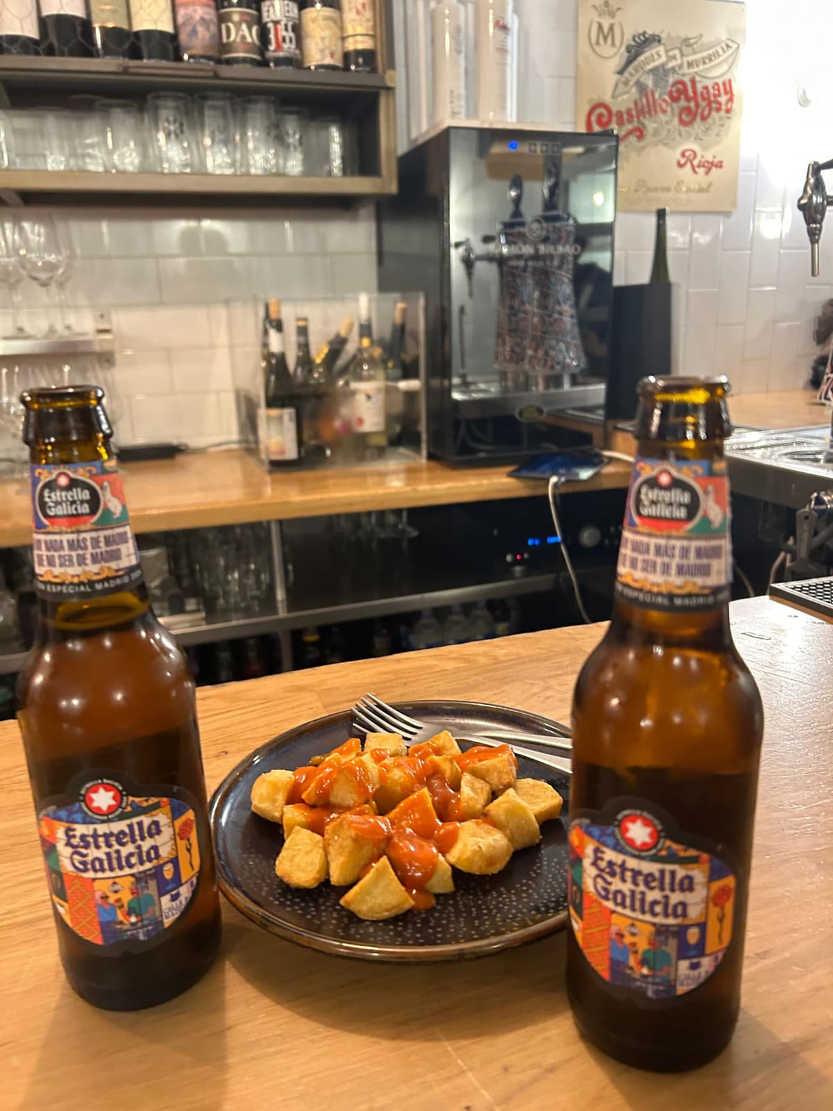 Barra con cervezas (ambiente)