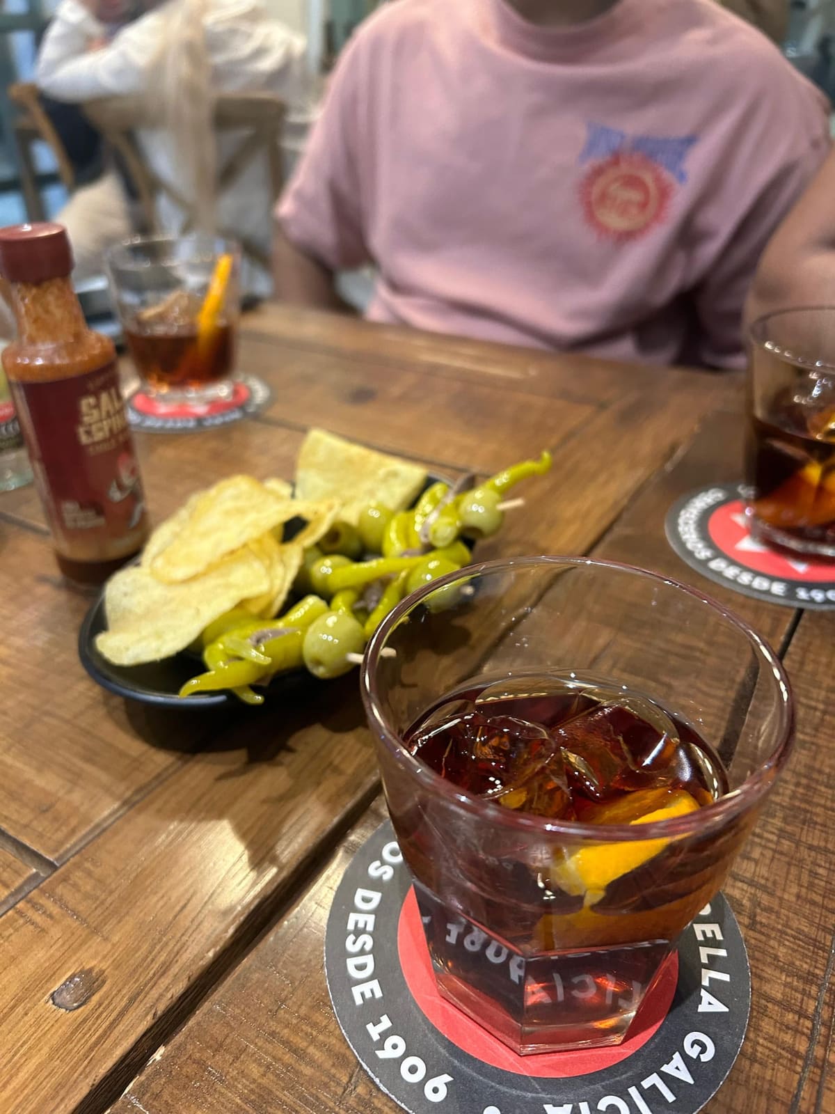 Aperitivo: vermut + aguacate + jamón